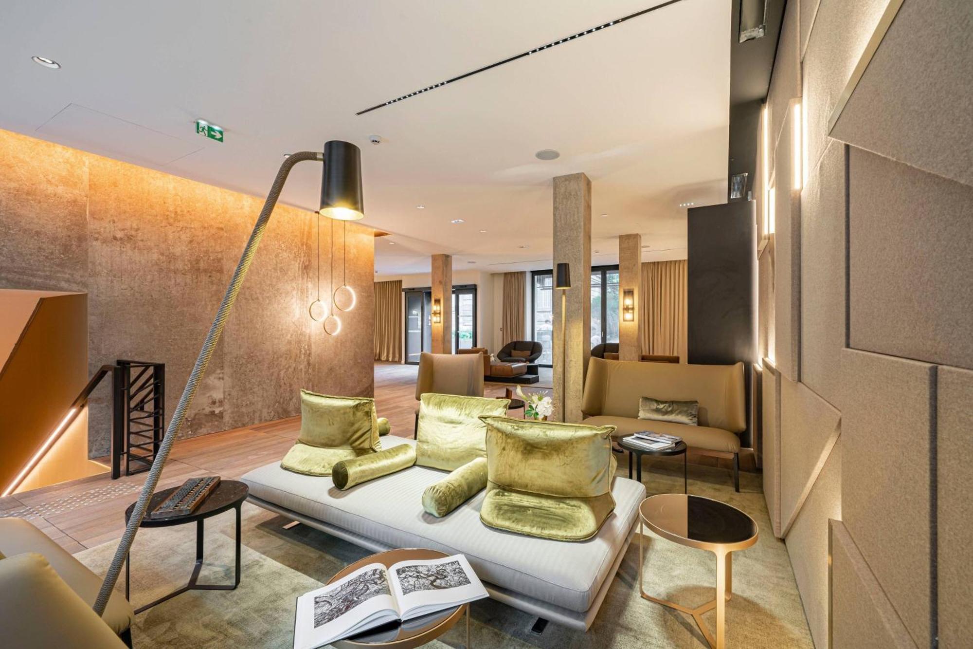 La Caserne Chanzy Hotel & Spa, Autograph Collection Reims Buitenkant foto The hotel's lobby