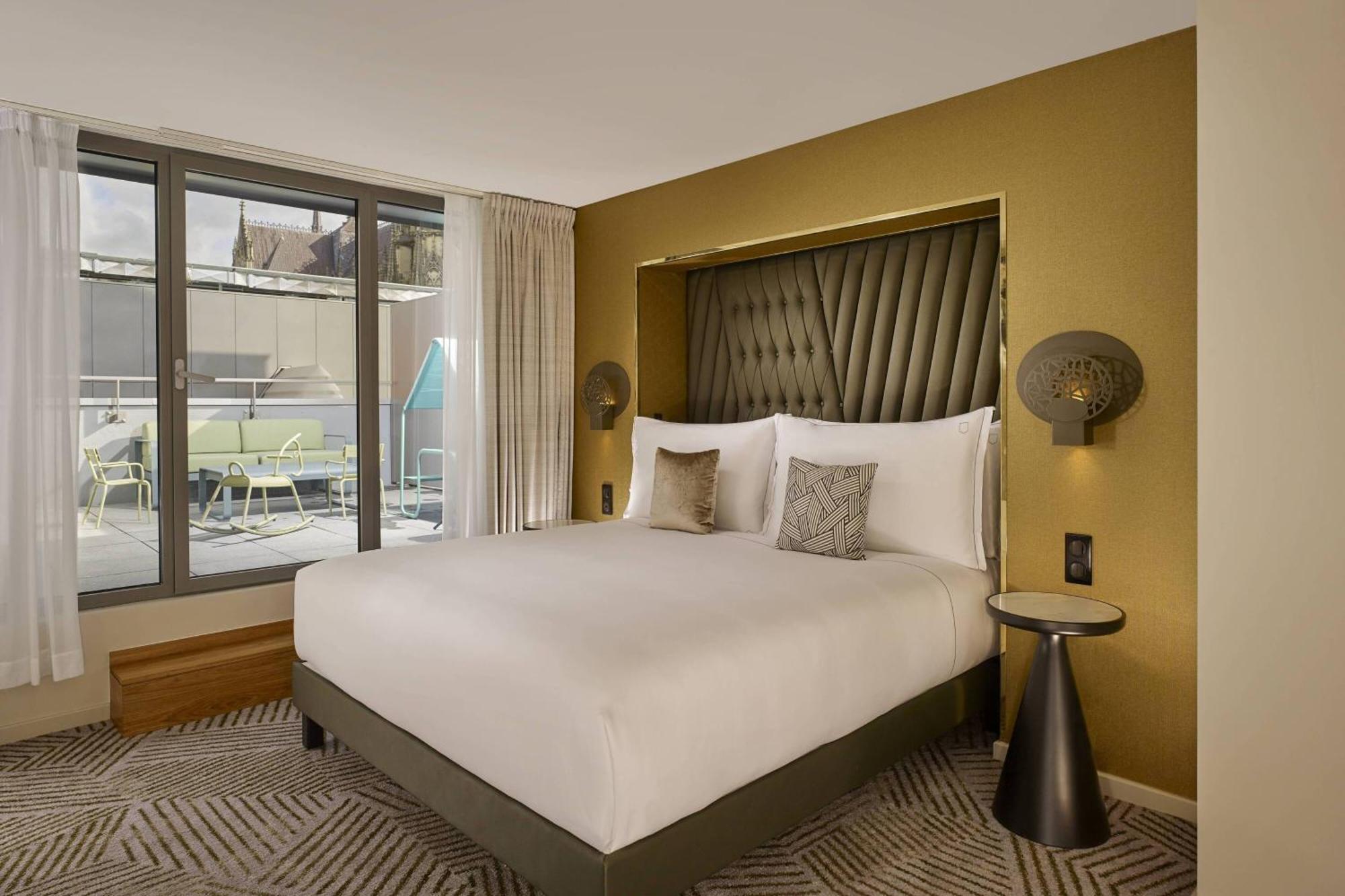 La Caserne Chanzy Hotel & Spa, Autograph Collection Reims Buitenkant foto A bedroom at the hotel